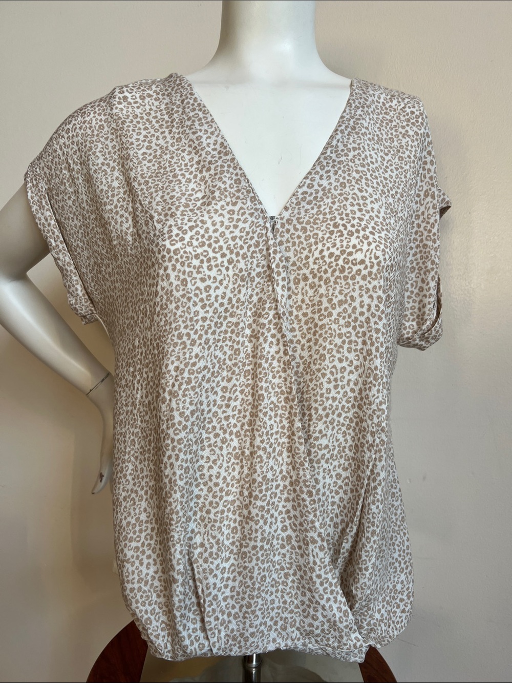 Leopard Print V-Neck Short Sleeve Blouse color blocked back v neck NWT